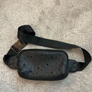Steve Madden NYC Black Embellished Crystal Fannypack Waist Crossover Bag Adjusts